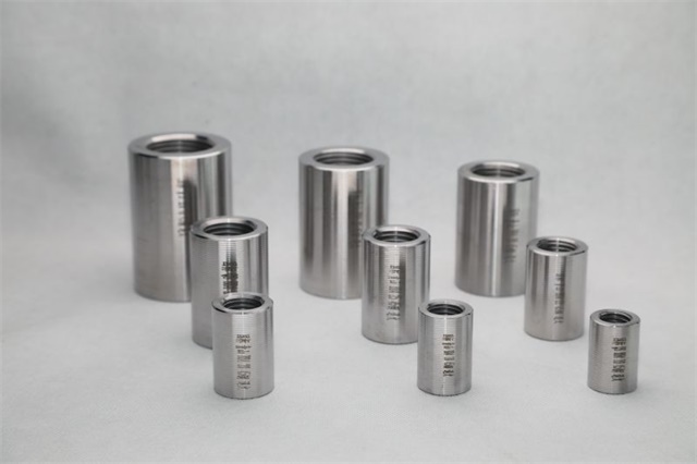 得荣32直螺纹钢筋套筒价格